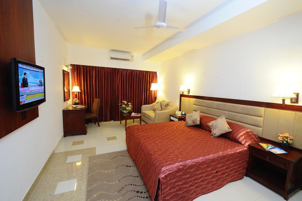 Rr Inn Palayankottai Zimmer foto