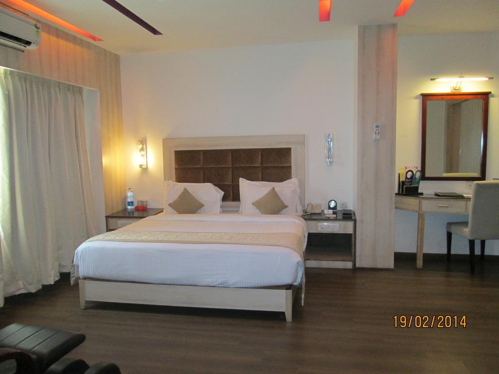 Rr Inn Palayankottai Zimmer foto
