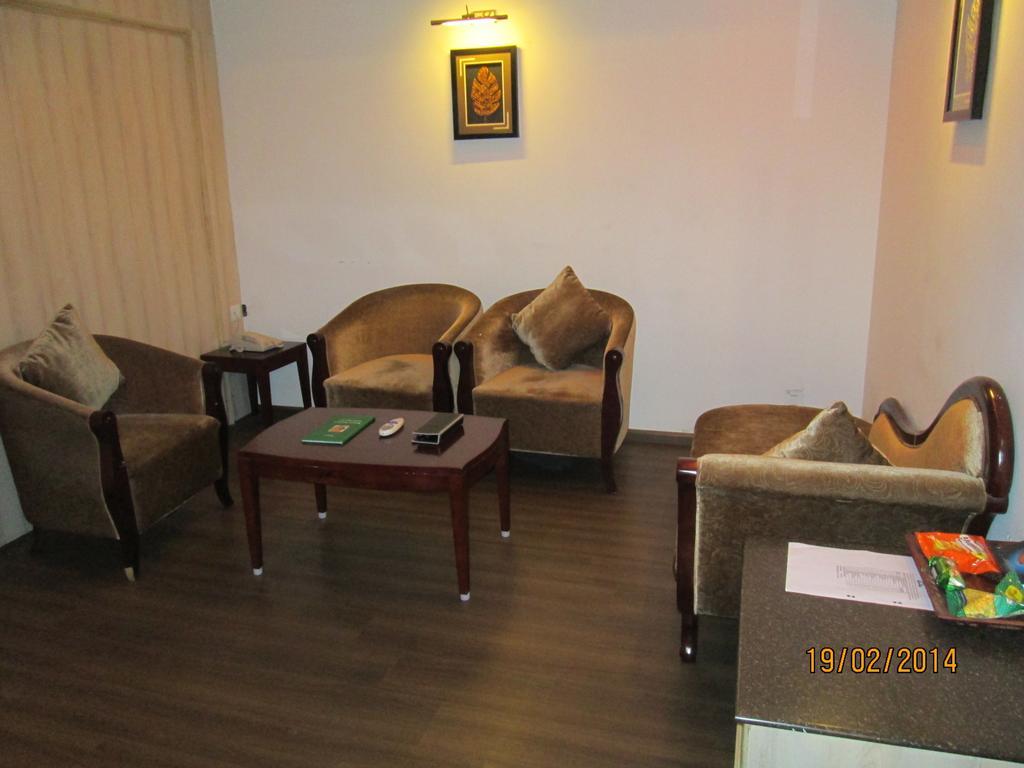Rr Inn Palayankottai Zimmer foto